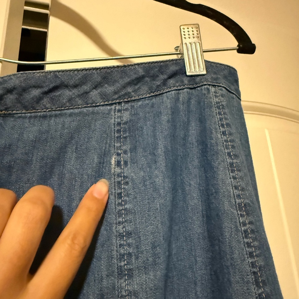 Women’s Blue Button-Front Tiered Denim Maxi Skirt - Picture 9 of 12